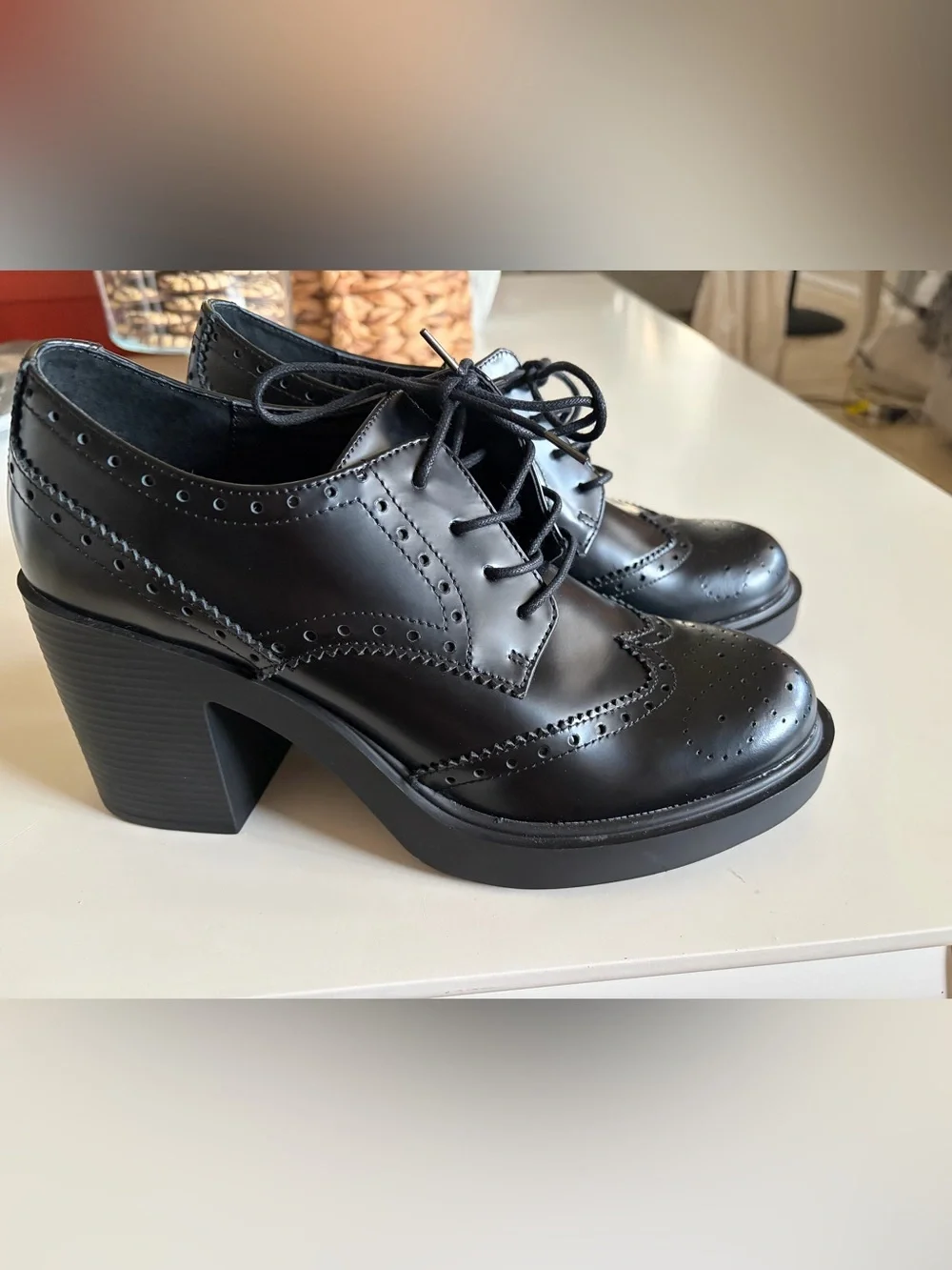 Steve Madden Black Lace-Up Brogue Block Heel Oxfords - Women